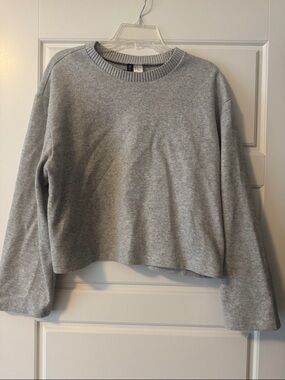 H&M Gray Crewneck Pullover Sweater